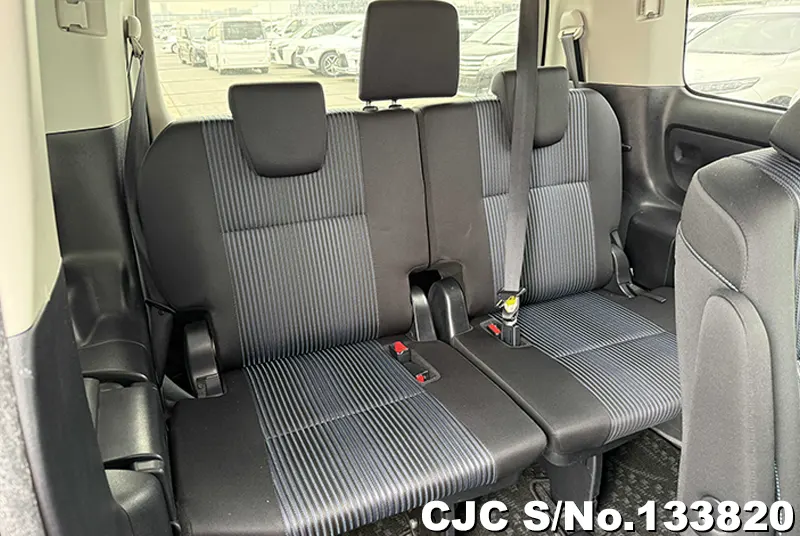 2016 Toyota / Voxy Stock No. 133820