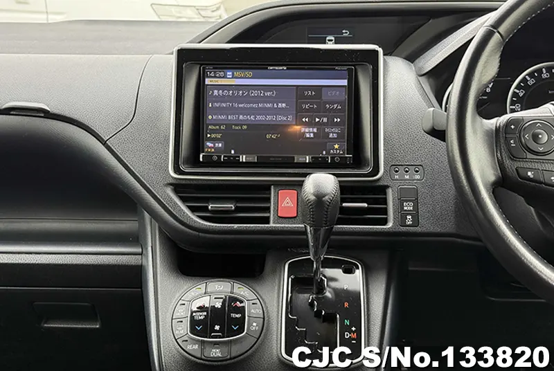 2016 Toyota / Voxy Stock No. 133820