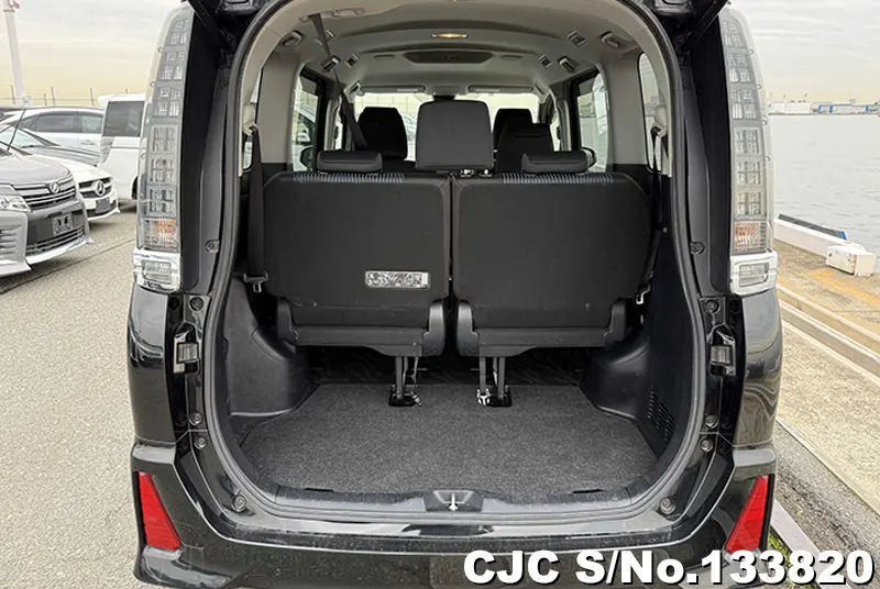 2016 Toyota / Voxy Stock No. 133820