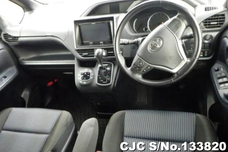 2016 Toyota / Voxy Stock No. 133820