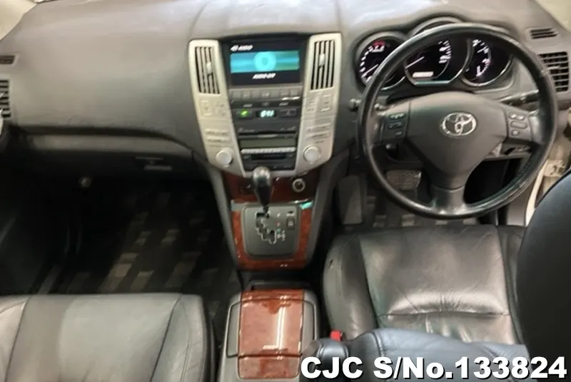 2007 Toyota / Harrier Stock No. 133824