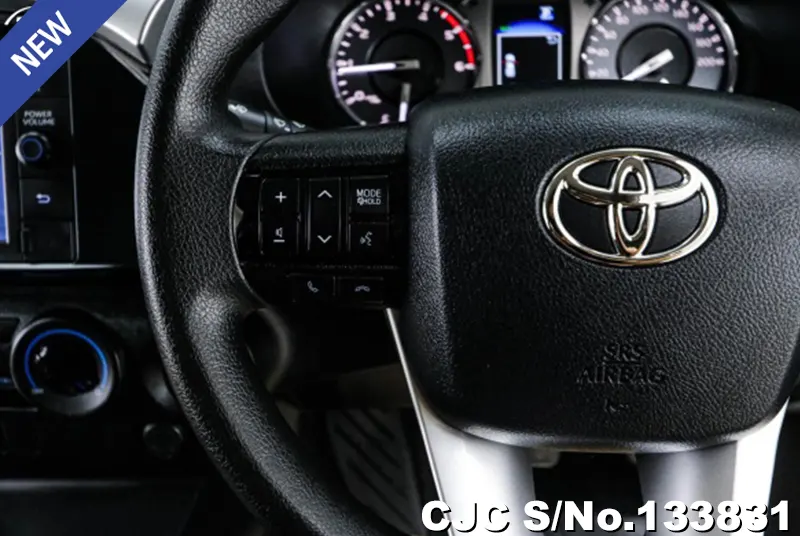 Toyota Hilux in Gray for Sale Image 8