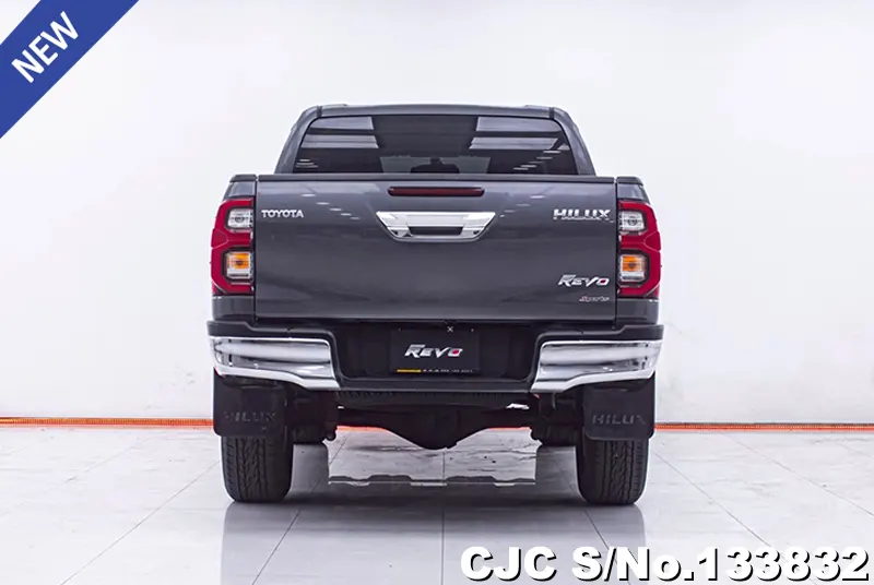Toyota Hilux in Gray for Sale Image 3