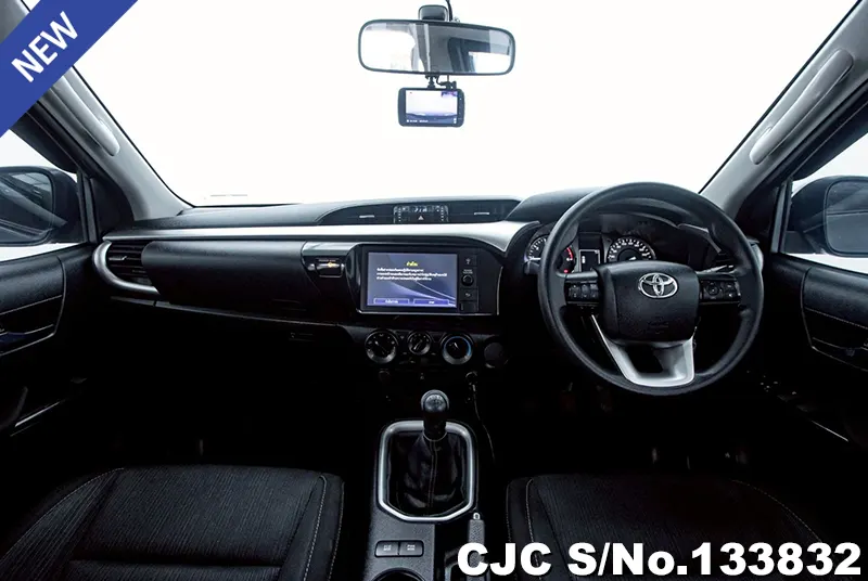 Toyota Hilux in Gray for Sale Image 5