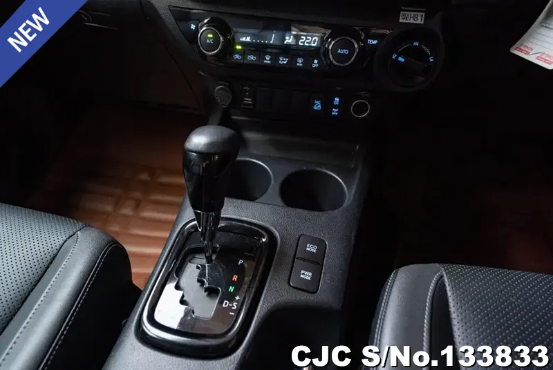 2021 Toyota / Hilux / Revo Rocco Stock No. 133833