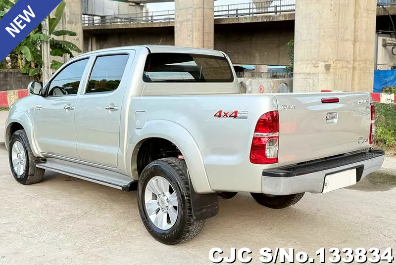 Toyota Hilux in Silver for Sale Image 1
