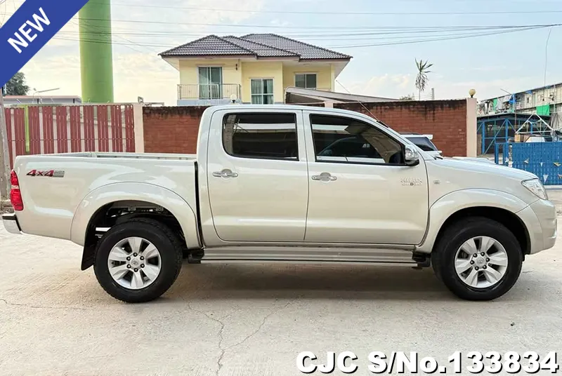 Toyota Hilux in Silver for Sale Image 6
