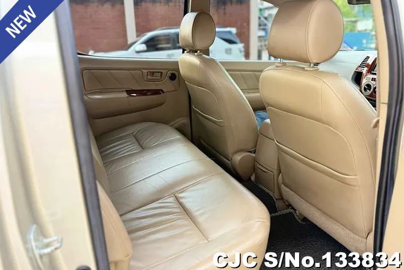 Toyota Hilux in Silver for Sale Image 10