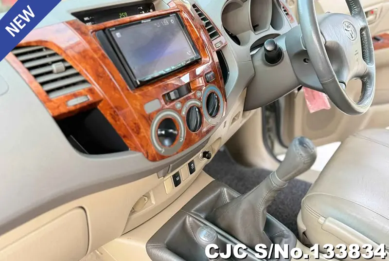 Toyota Hilux in Silver for Sale Image 11