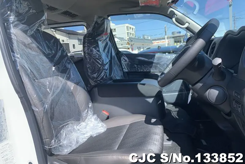 2026 Nissan / Caravan Stock No. 133852