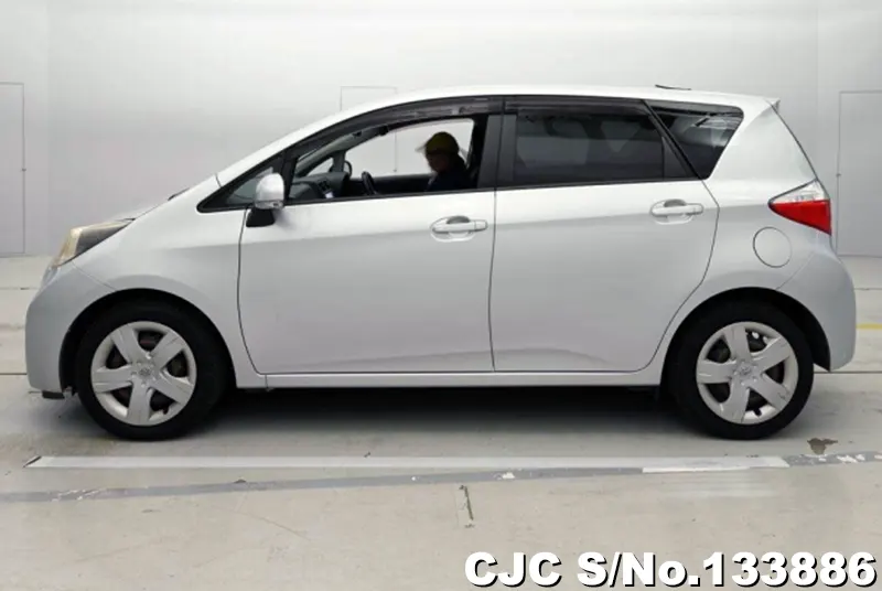 2011 Toyota / Ractis Stock No. 133886