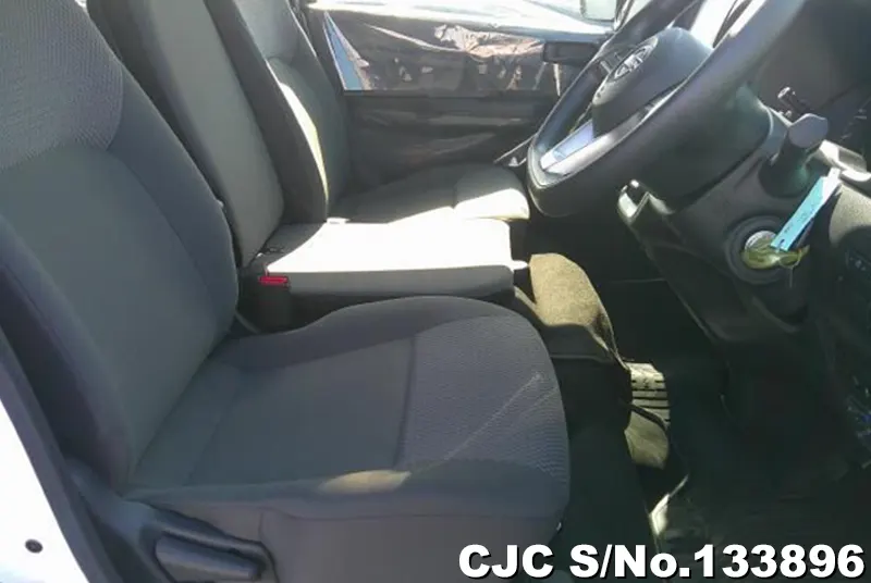 2026 Nissan / Caravan Stock No. 133896