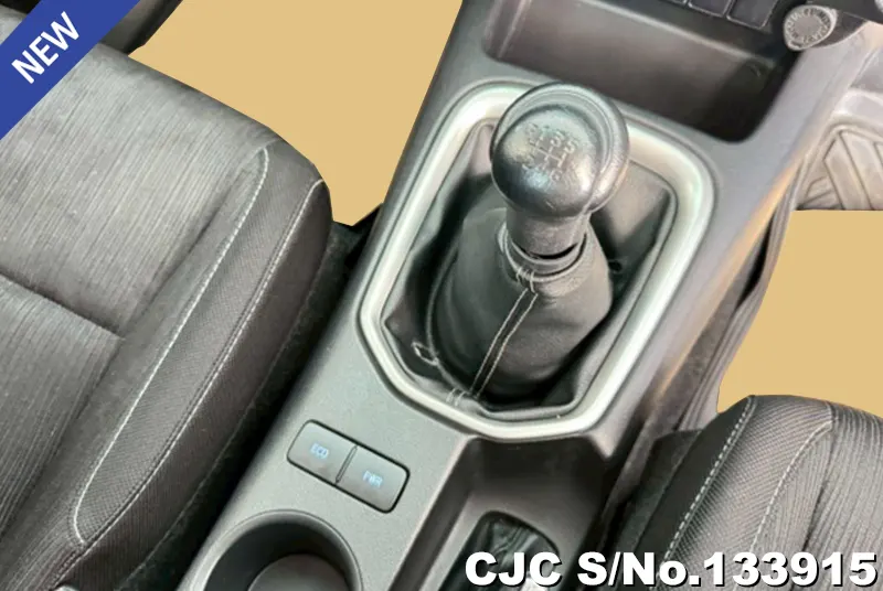 2021 Toyota / Hilux / Revo Stock No. 133915