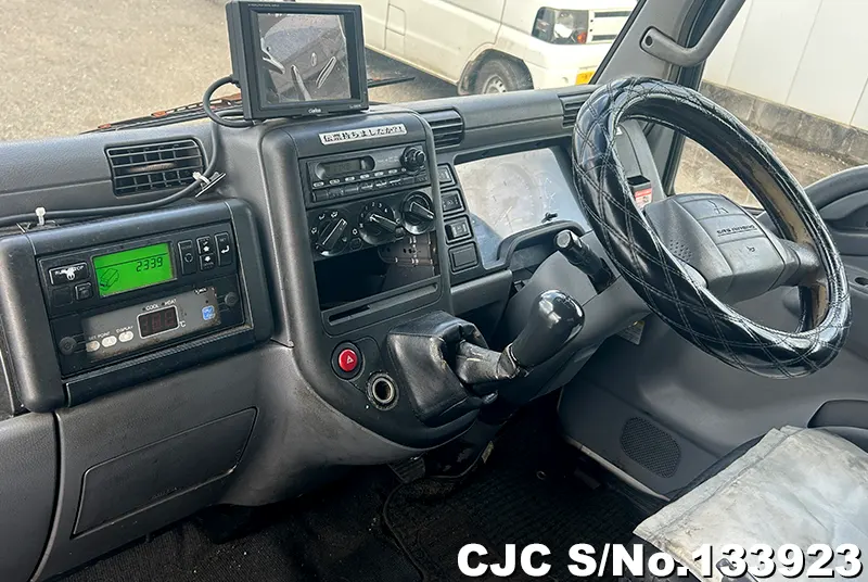 2005 Mitsubishi / Canter Stock No. 133923