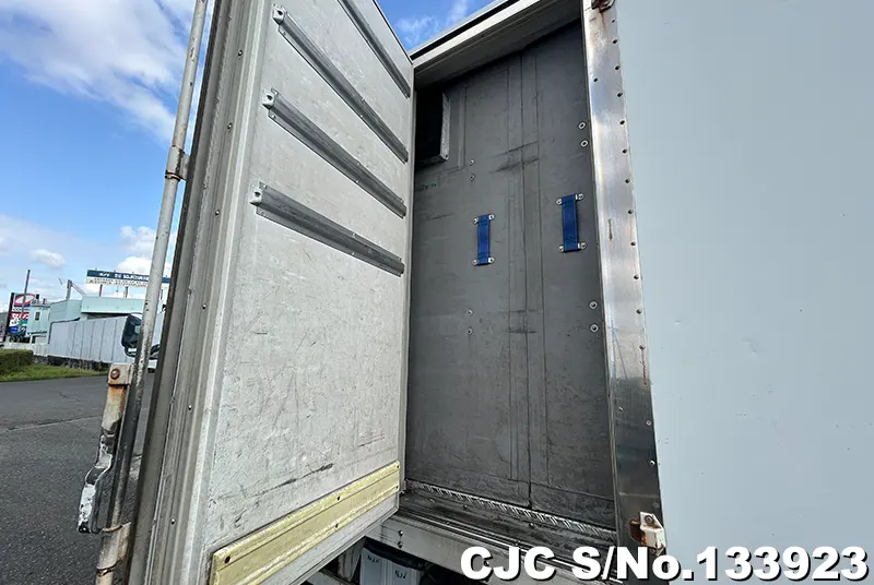 2005 Mitsubishi / Canter Stock No. 133923