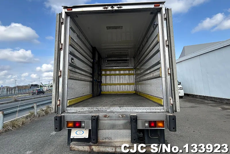 2005 Mitsubishi / Canter Stock No. 133923