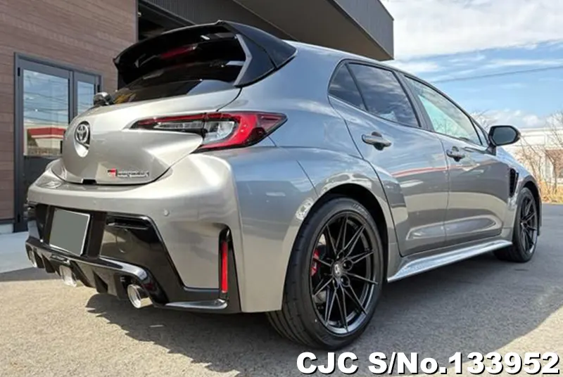 Toyota Corolla in Gray for Sale Image 2