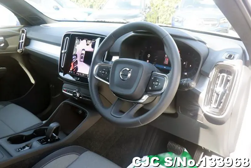 2025 Volvo / XC40 Stock No. 133968