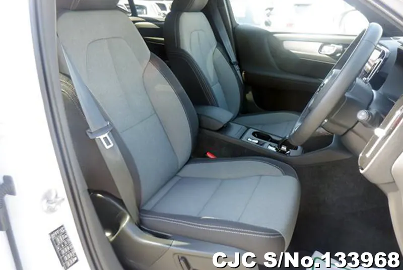 2025 Volvo / XC40 Stock No. 133968