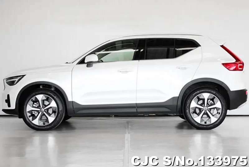 2025 Volvo / XC40 Stock No. 133975