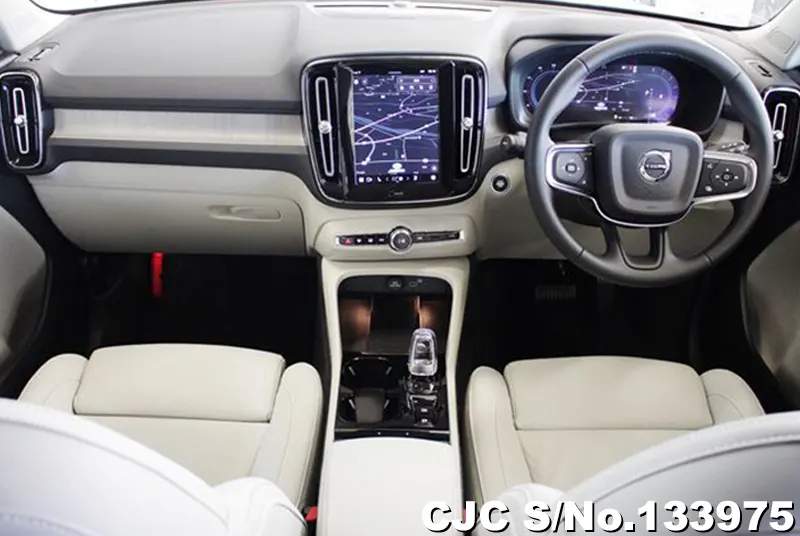 2025 Volvo / XC40 Stock No. 133975