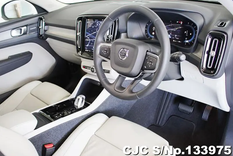 2025 Volvo / XC40 Stock No. 133975