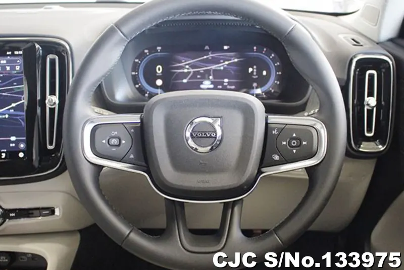 2025 Volvo / XC40 Stock No. 133975