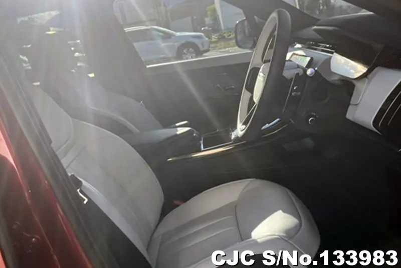 2025 Land Rover / Range Rover / Sport Stock No. 133983