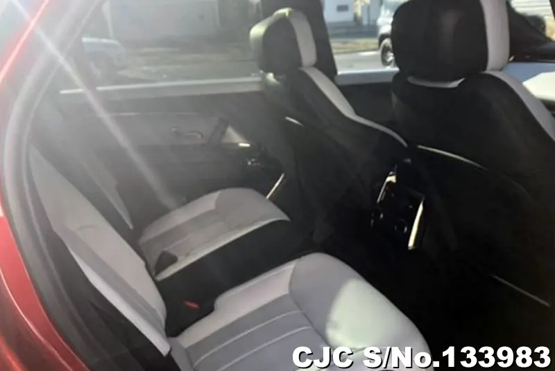 2025 Land Rover / Range Rover / Sport Stock No. 133983