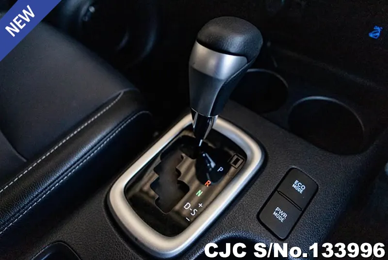 2020 Toyota / Hilux / Revo Stock No. 133996