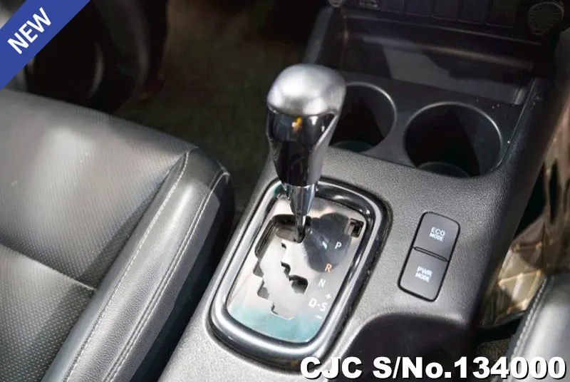 2020 Toyota / Hilux / Revo Stock No. 134000