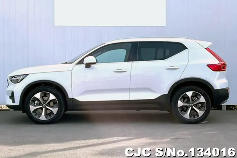 2025 Volvo / XC40 Stock No. 134016