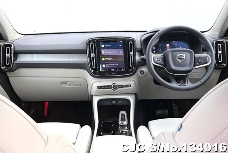 2025 Volvo / XC40 Stock No. 134016