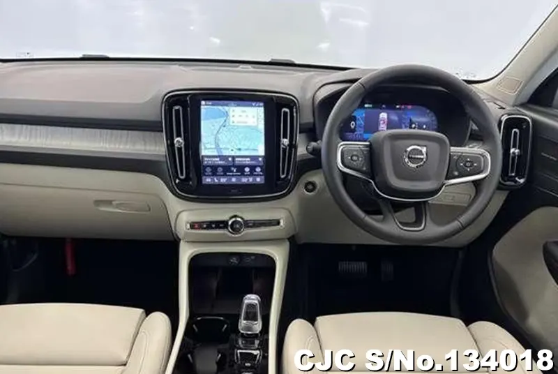 2025 Volvo / XC40 Stock No. 134018