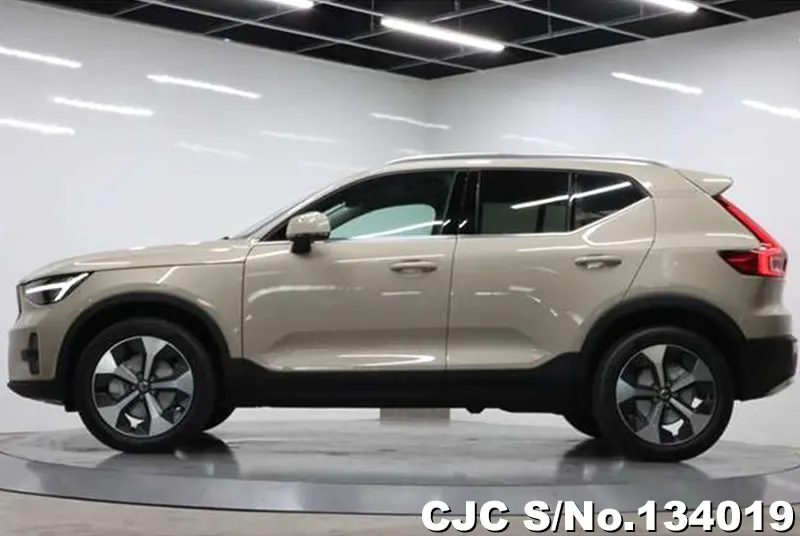 2025 Volvo / XC40 Stock No. 134019