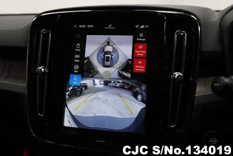 2025 Volvo / XC40 Stock No. 134019