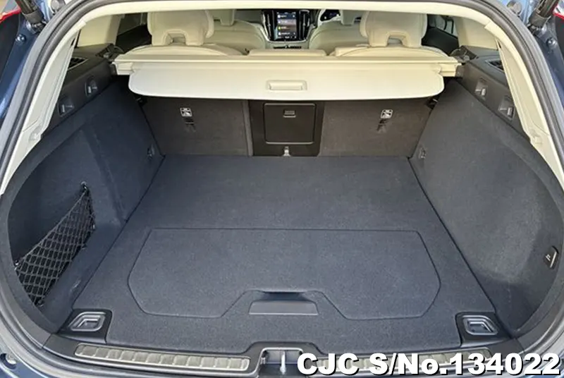 2025 Volvo / V60  Stock No. 134022