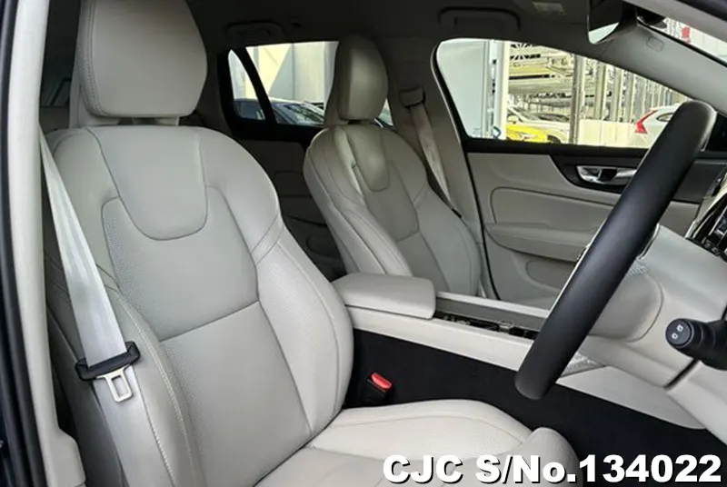 2025 Volvo / V60  Stock No. 134022