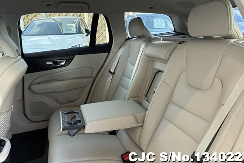 2025 Volvo / V60  Stock No. 134022