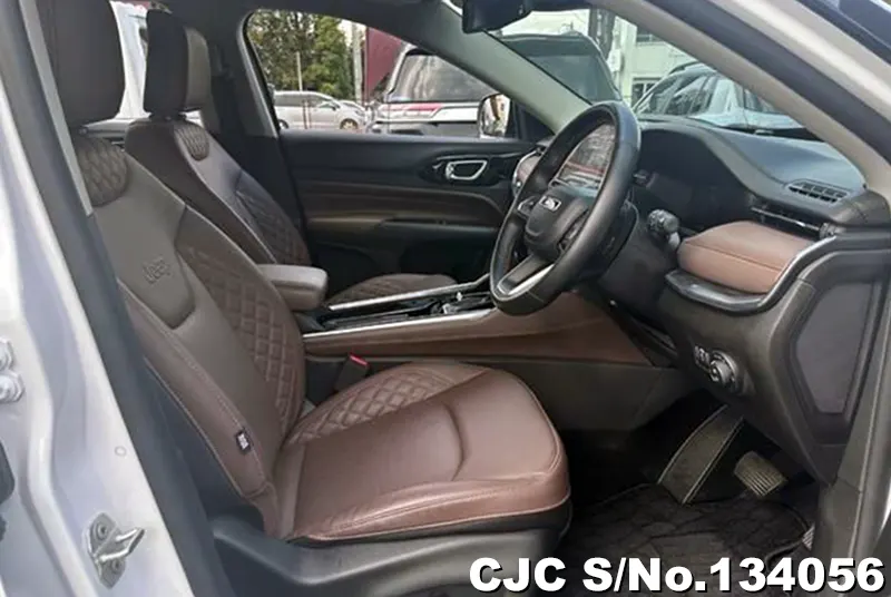 2025 Chrysler / Jeep Commander Stock No. 134056