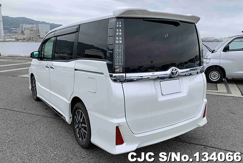 2016 Toyota / Voxy Stock No. 134066