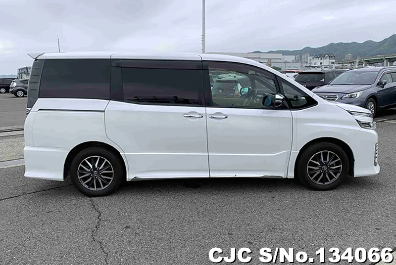 2016 Toyota / Voxy Stock No. 134066