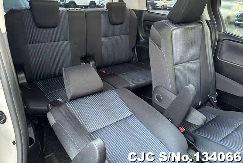 2016 Toyota / Voxy Stock No. 134066