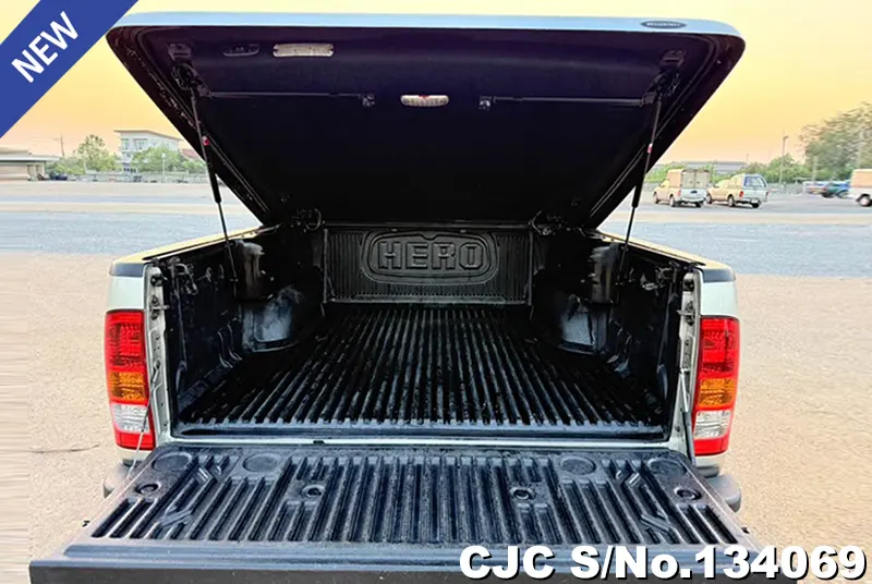 Toyota Hilux in Silver for Sale Image 4