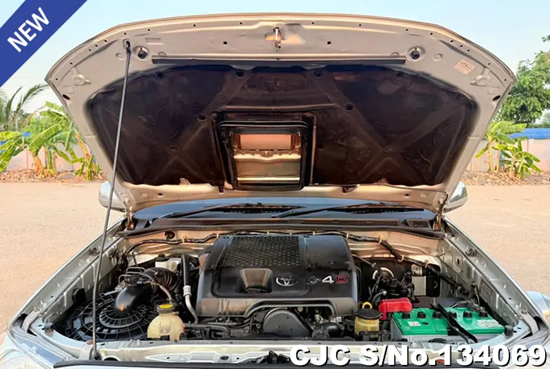 Toyota Hilux in Silver for Sale Image 9