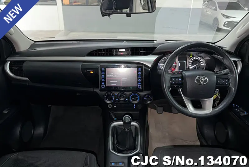 2021 Toyota / Hilux / Revo Stock No. 134070