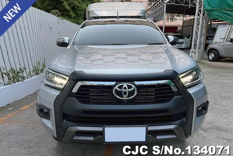 Toyota Hilux in Gray for Sale Image 2