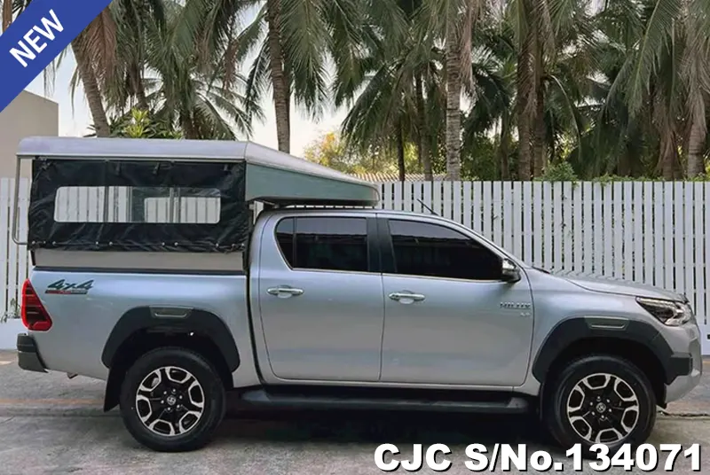 Toyota Hilux in Gray for Sale Image 4