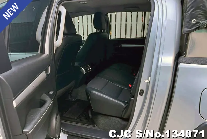 Toyota Hilux in Gray for Sale Image 11