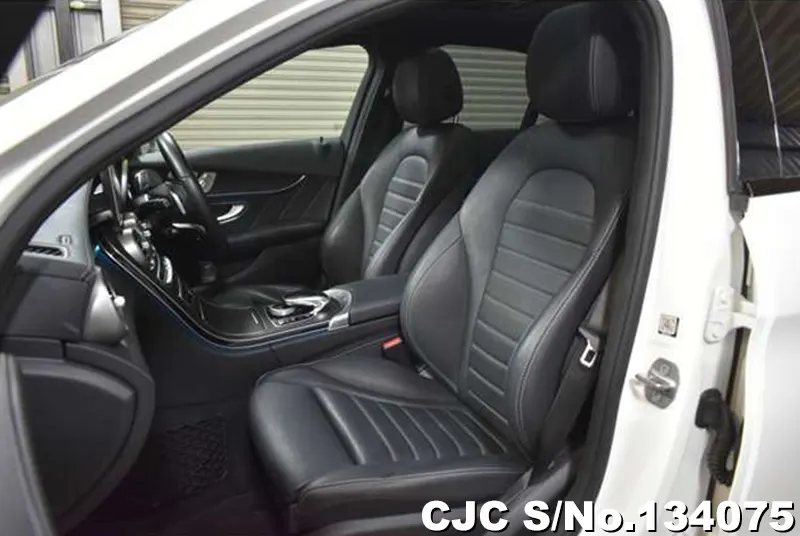 2017 Mercedes Benz / C Class Stock No. 134075